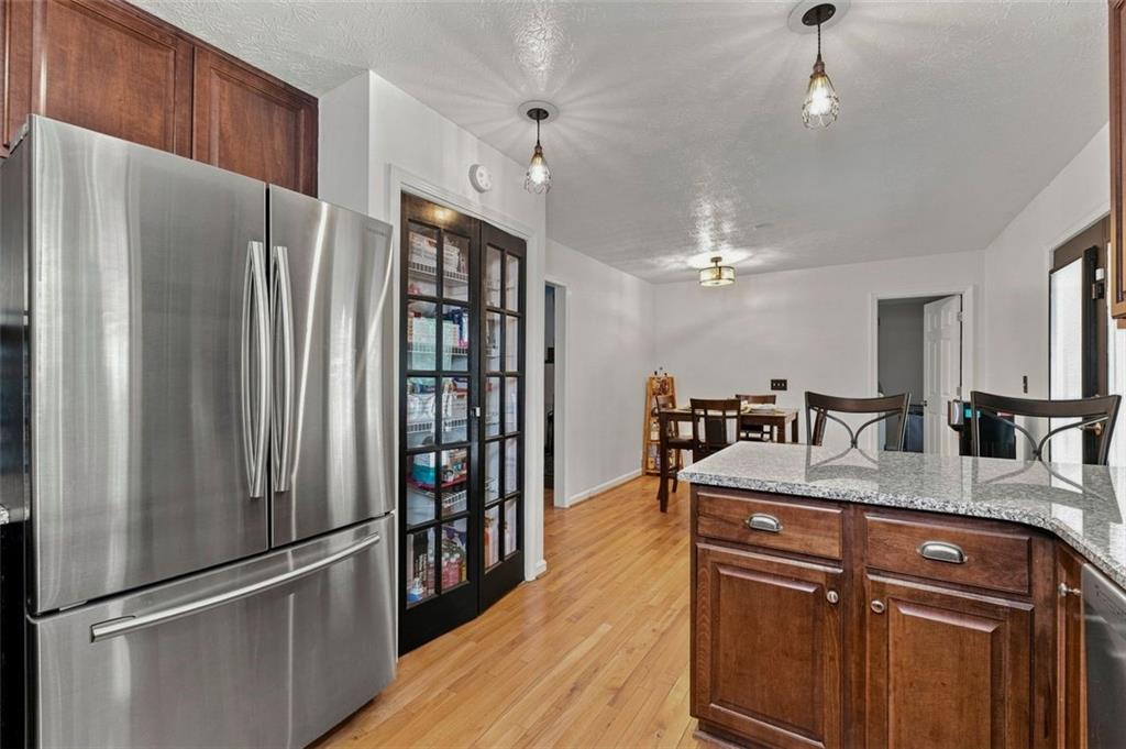 1382 Cave Springs Road