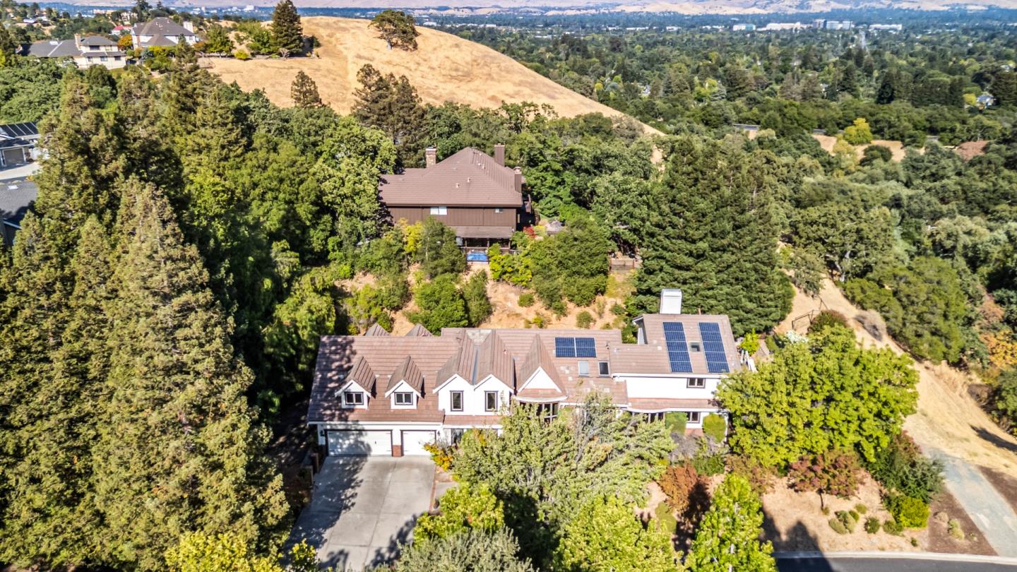 3265 Greenhills Drive