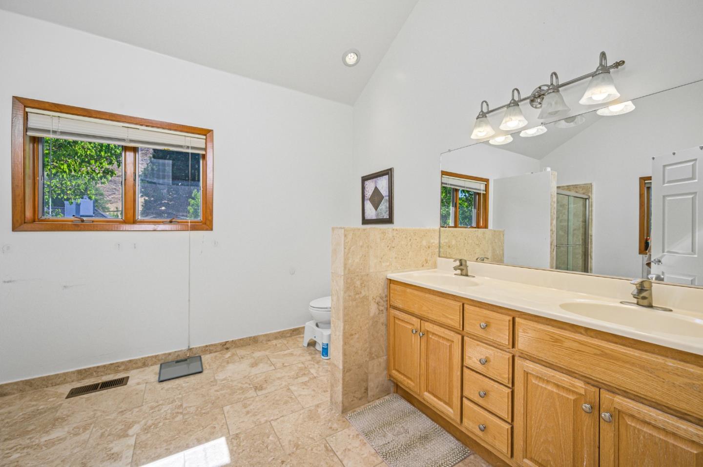 3265 Greenhills Drive