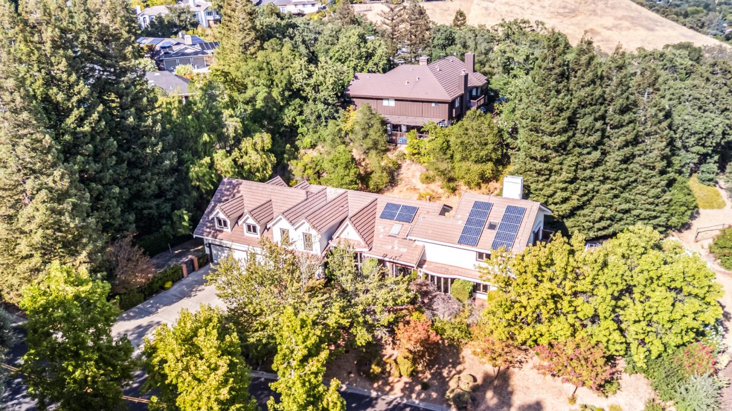 3265 Greenhills Drive