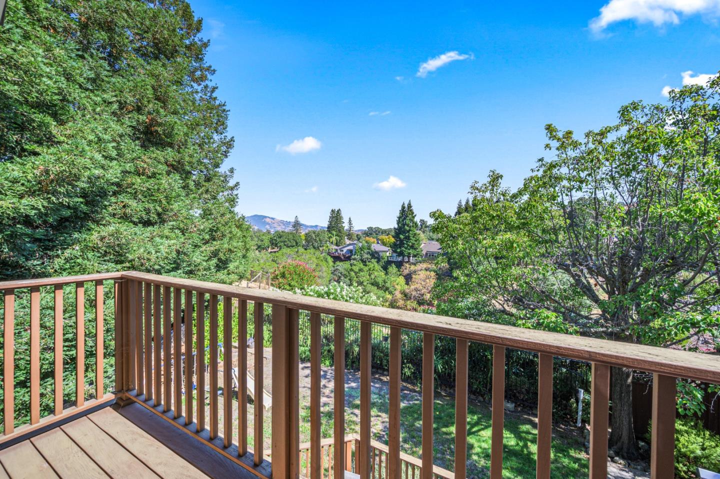 3265 Greenhills Drive