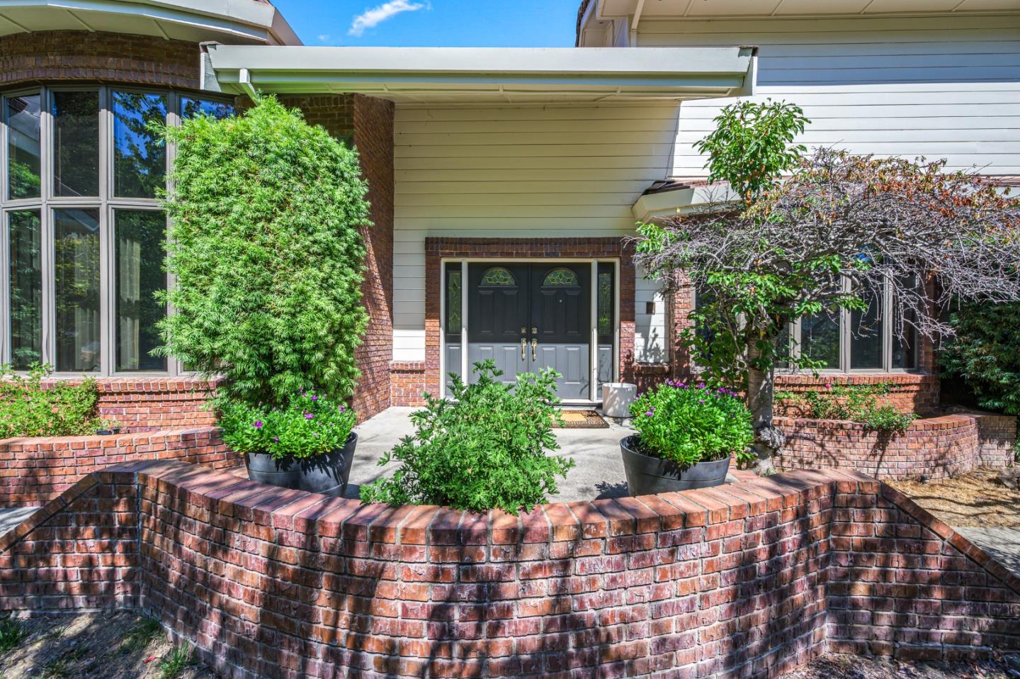 3265 Greenhills Drive