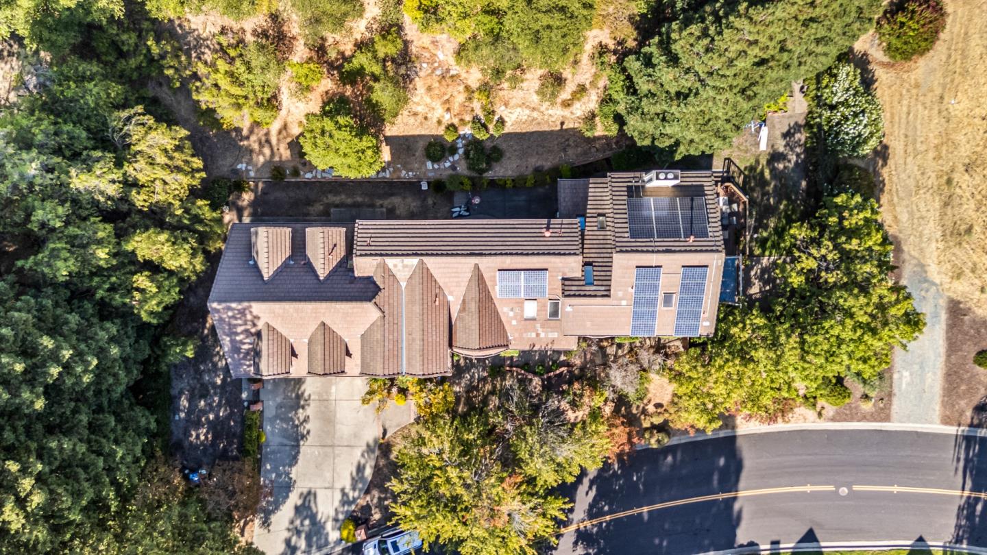 3265 Greenhills Drive