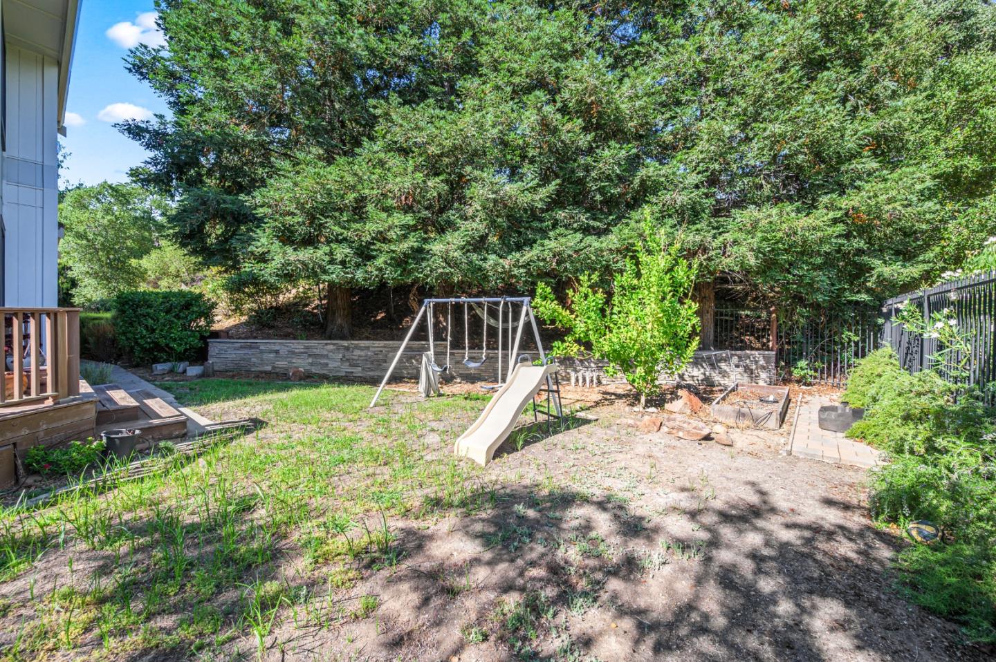 3265 Greenhills Drive