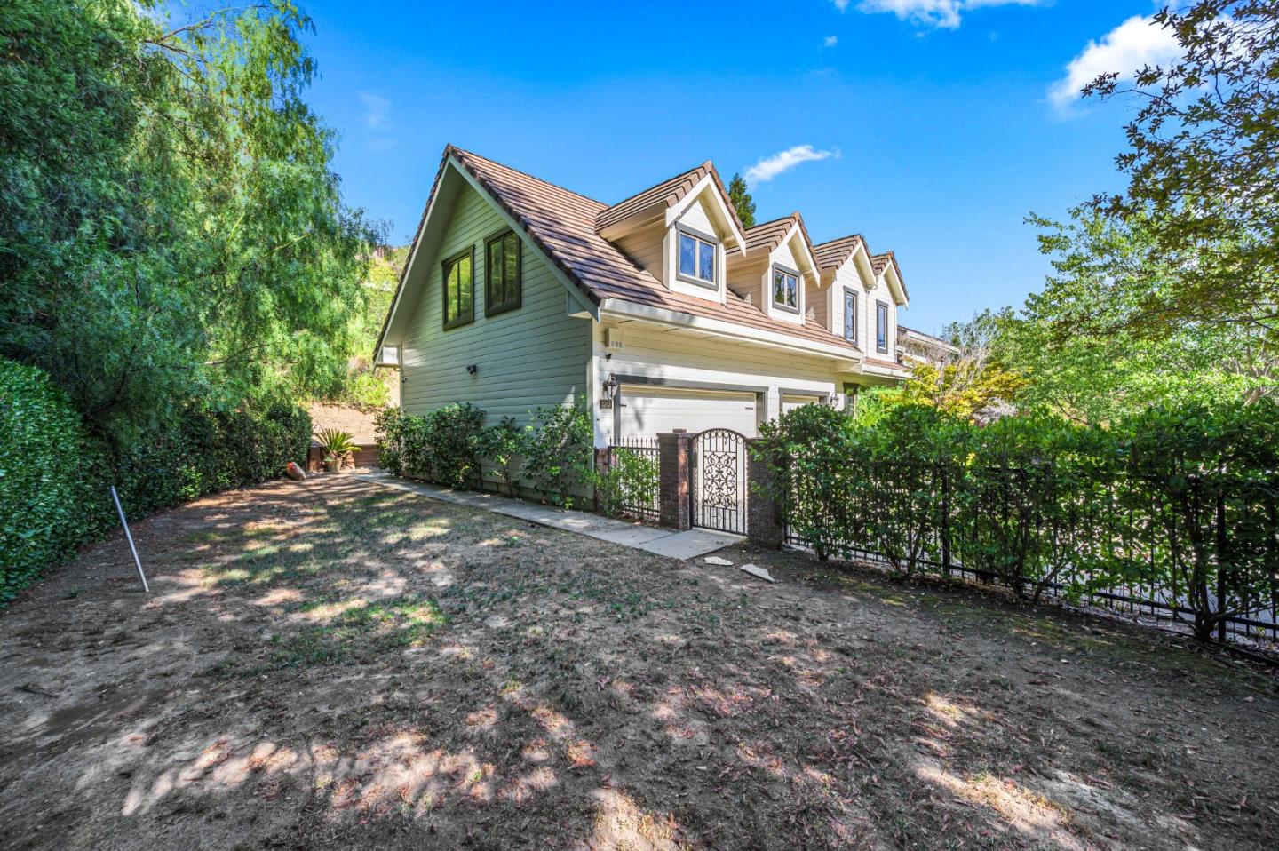 3265 Greenhills Drive