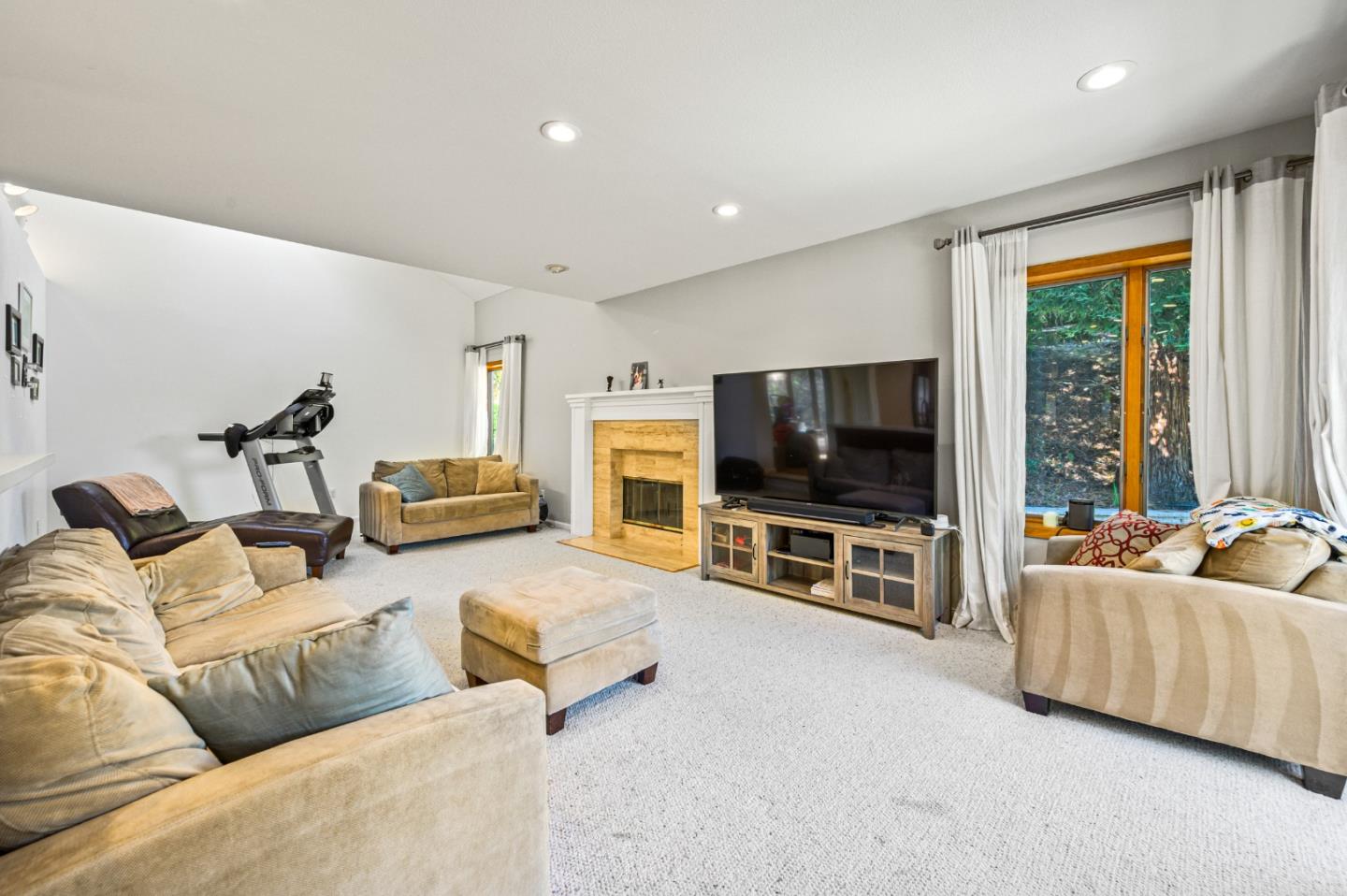 3265 Greenhills Drive