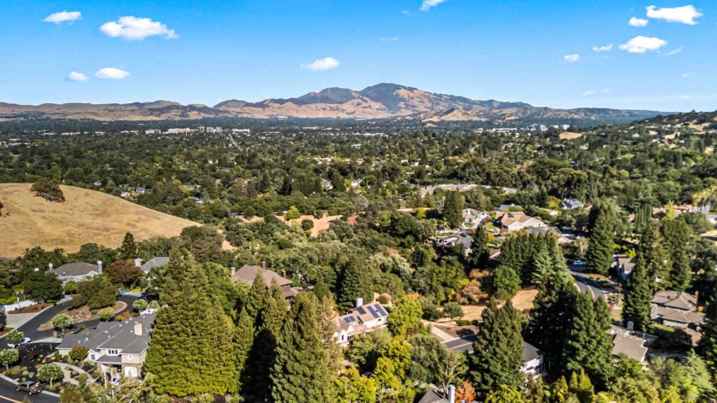 3265 Greenhills Drive