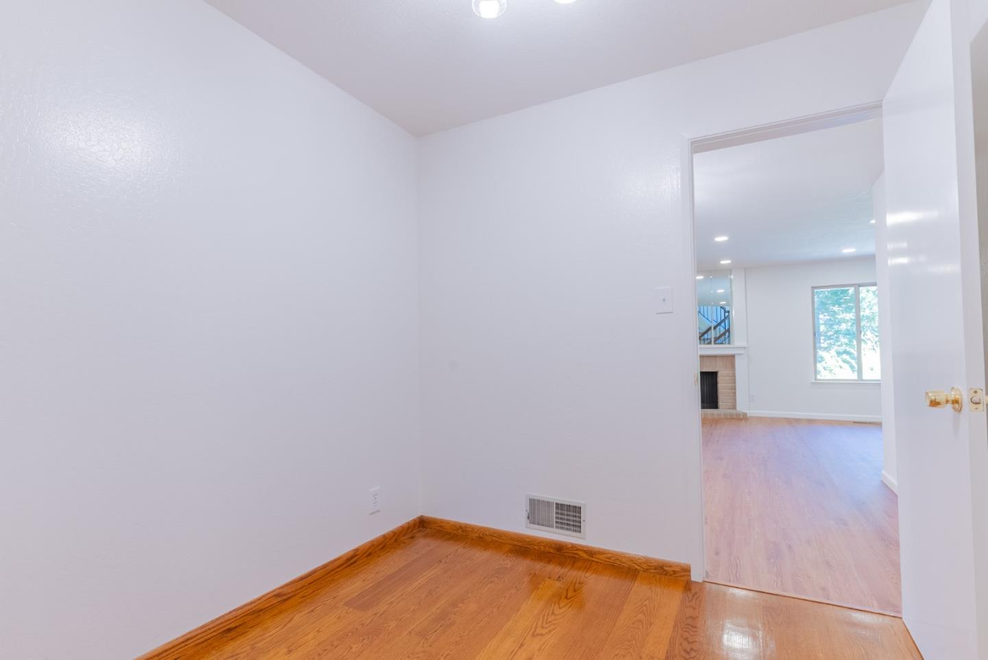 6 Havenridge Court