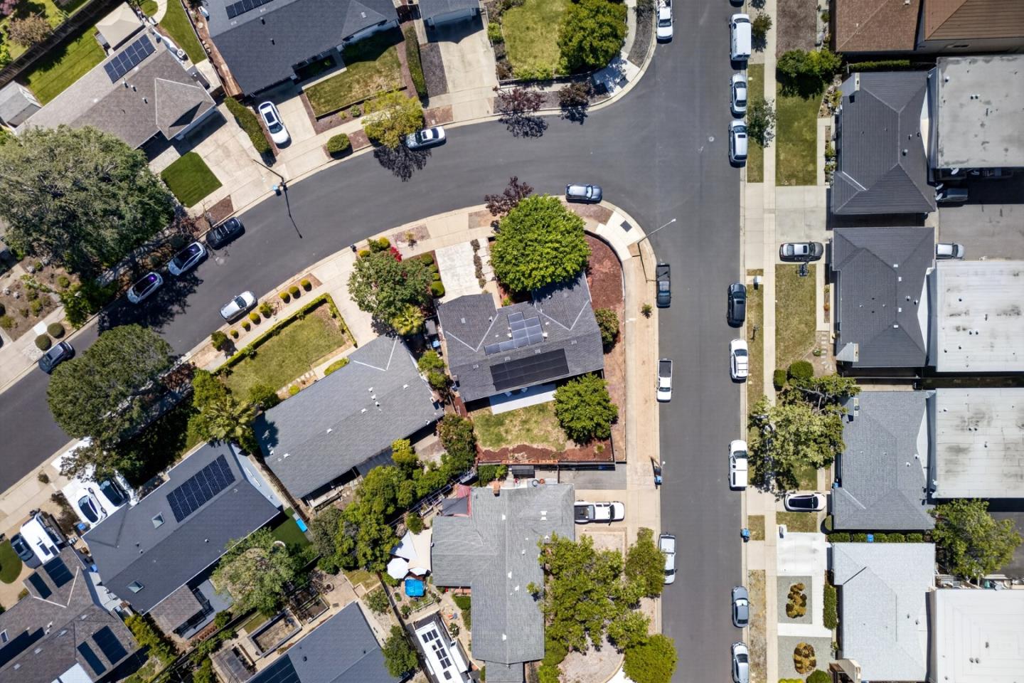 2393 Stratford Drive