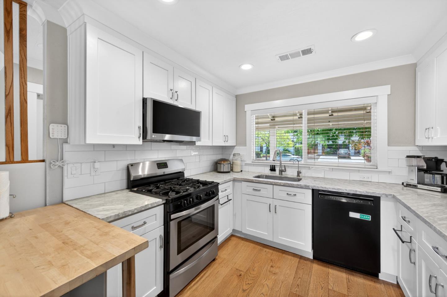 2393 Stratford Drive