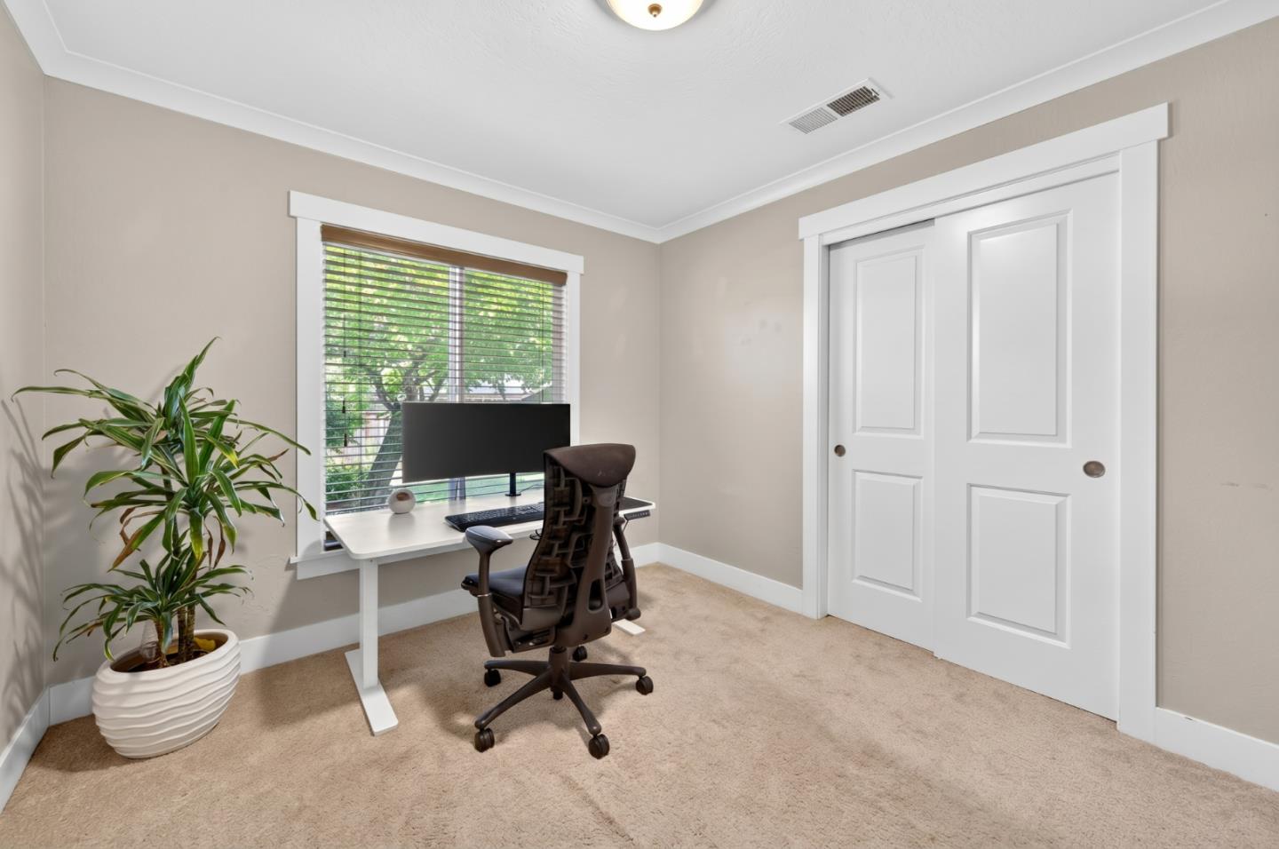 2393 Stratford Drive