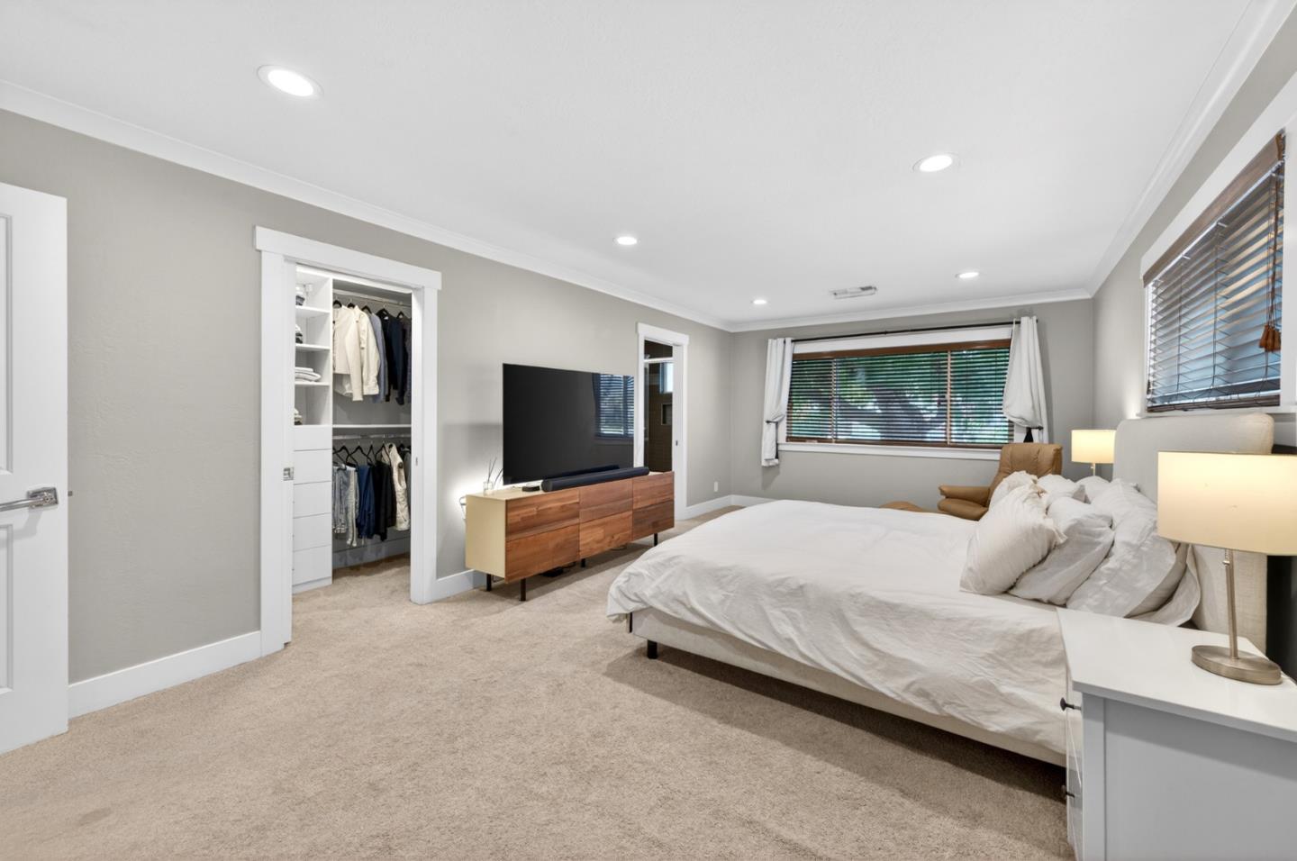 2393 Stratford Drive