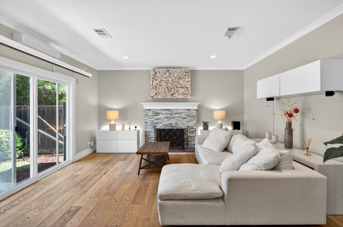 2393 Stratford Drive