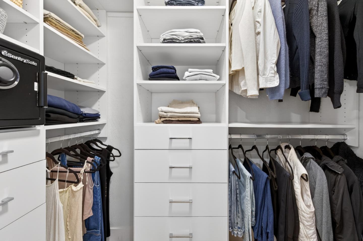 2393 Stratford Drive