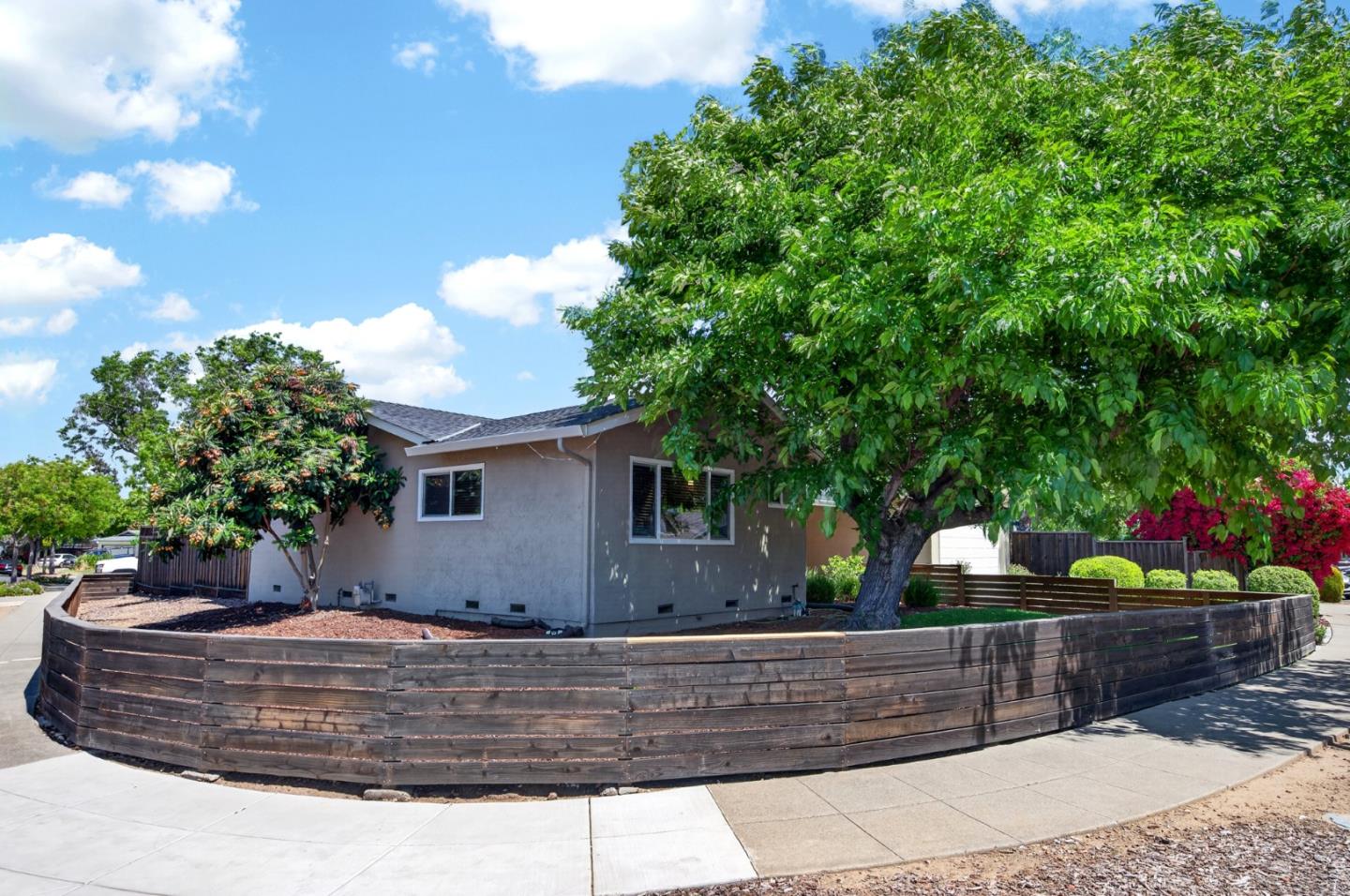 2393 Stratford Drive