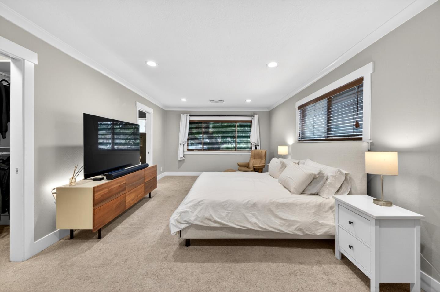 2393 Stratford Drive