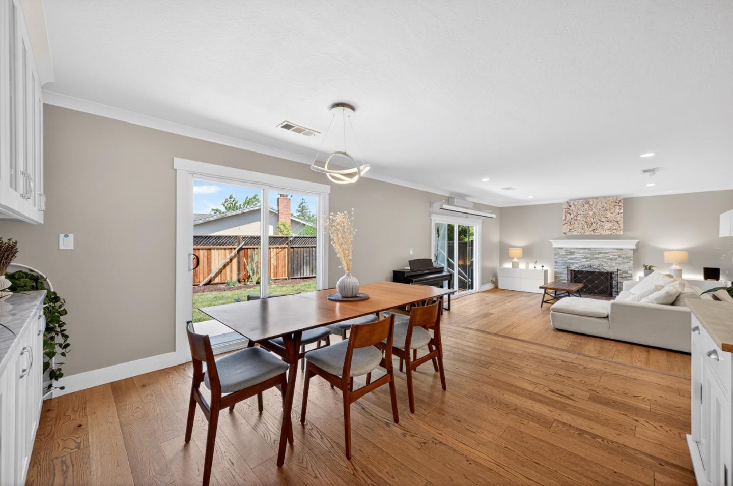 2393 Stratford Drive