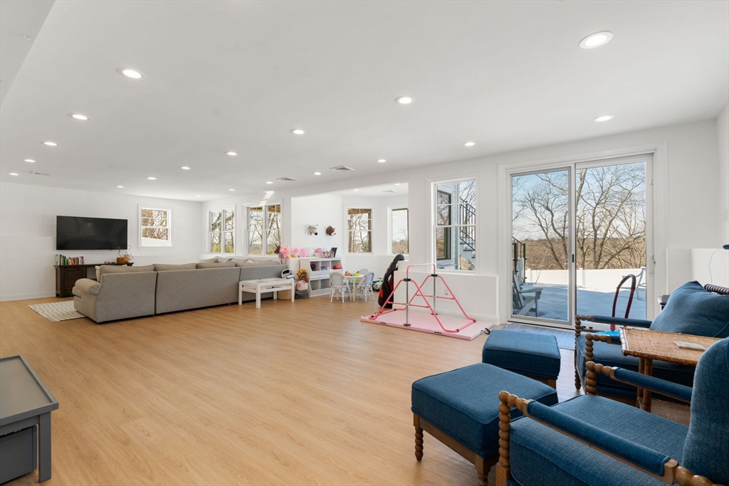 33 Maugus Hill Road