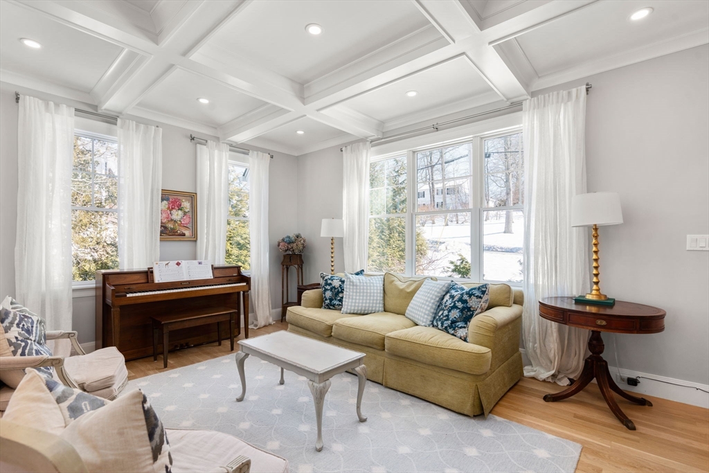 33 Maugus Hill Road