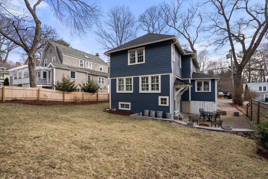 14 Curve Street