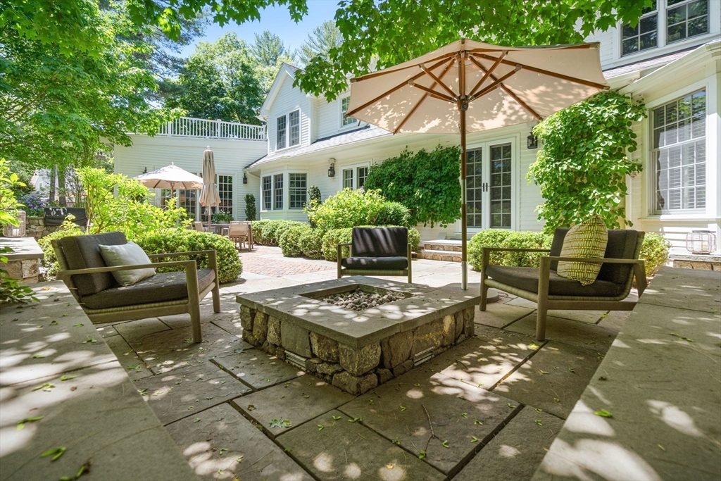 48 Scotch Pine Rd