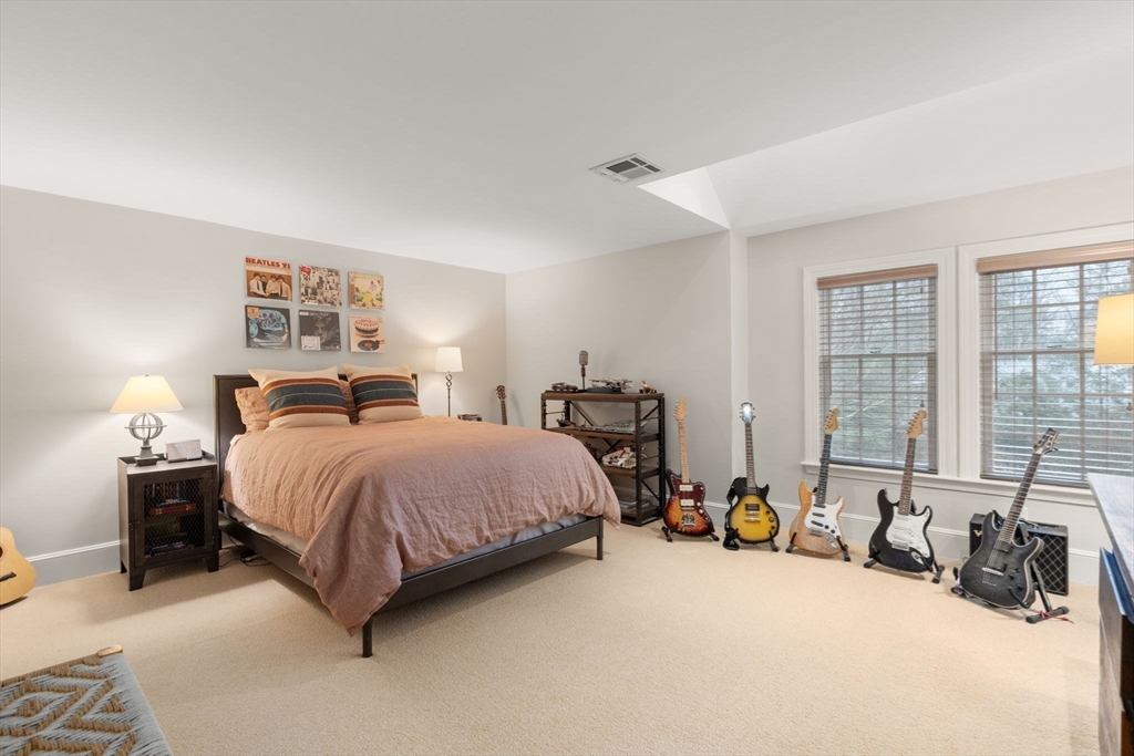48 Scotch Pine Rd