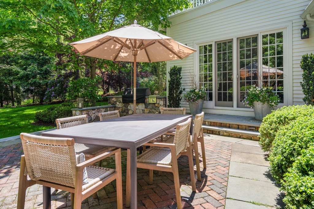 48 Scotch Pine Rd