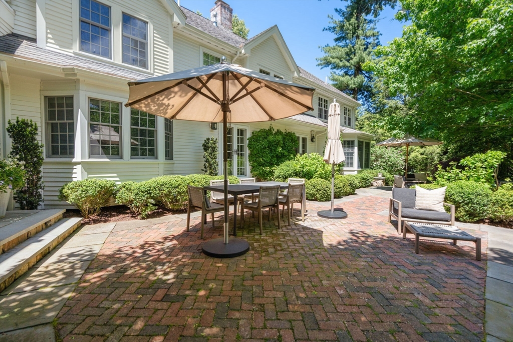 48 Scotch Pine Rd