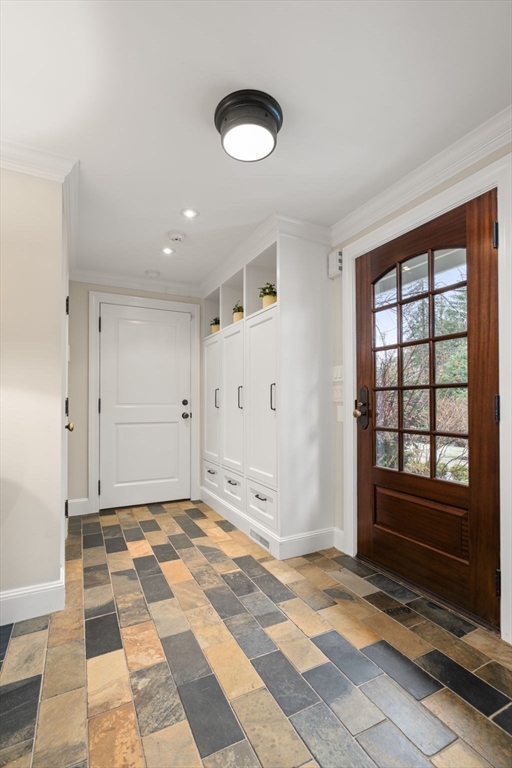 48 Scotch Pine Rd