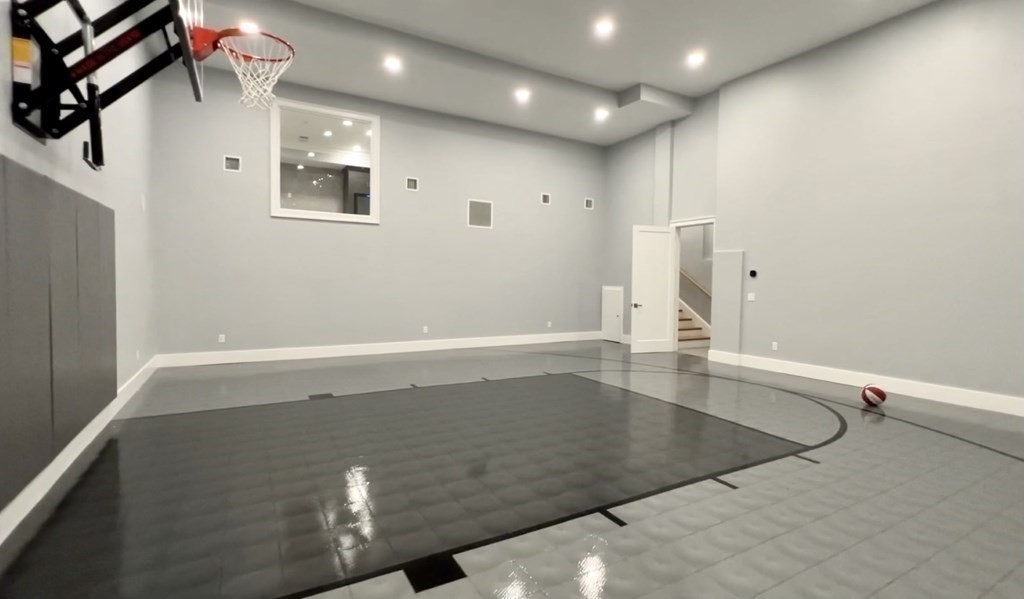 196 Pond Road