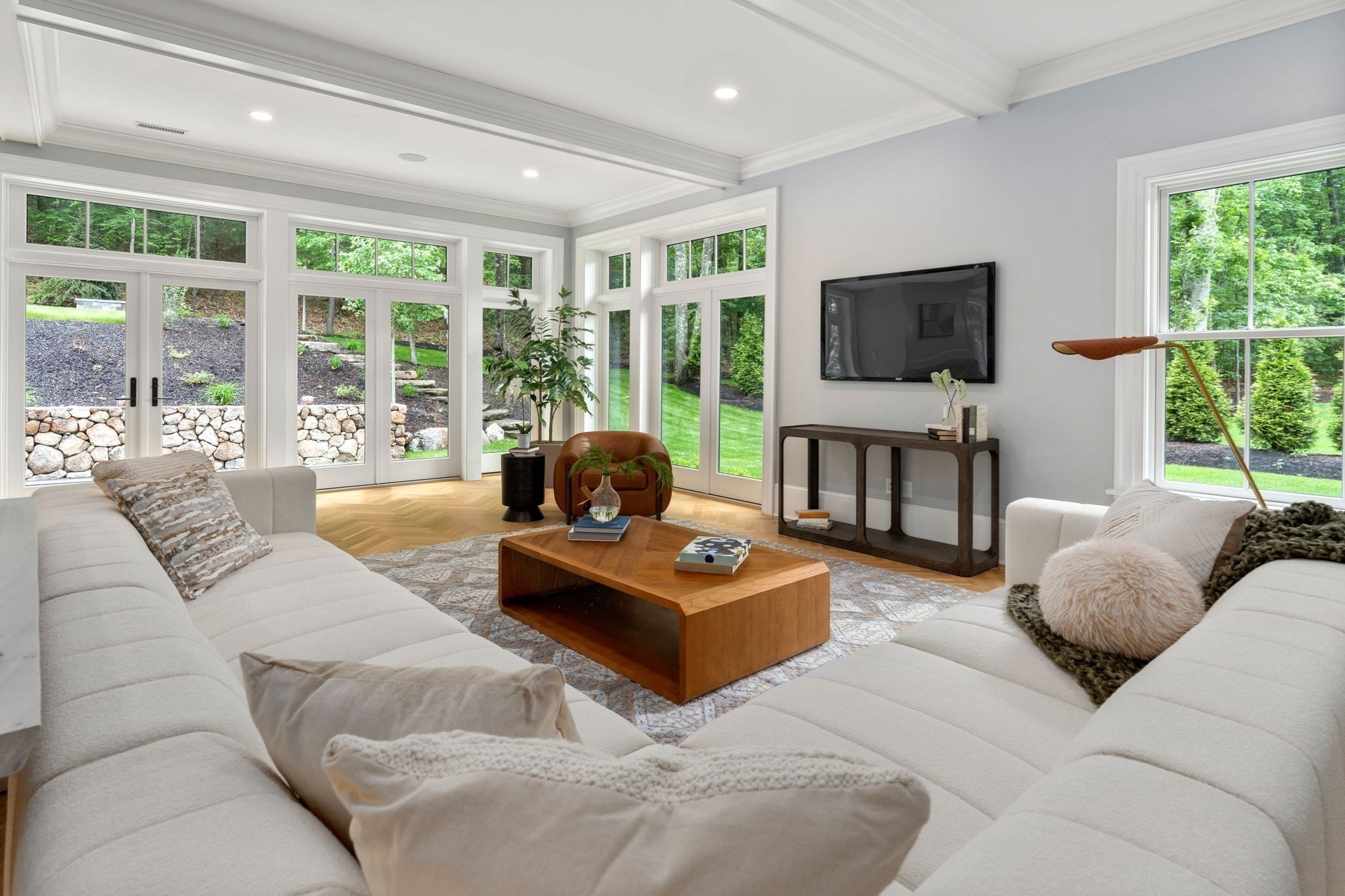 196 Pond Road