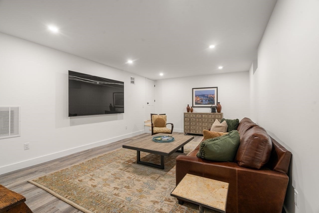 283 Walnut Street