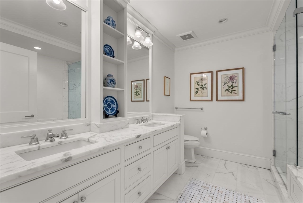 580 Washington Street # 304