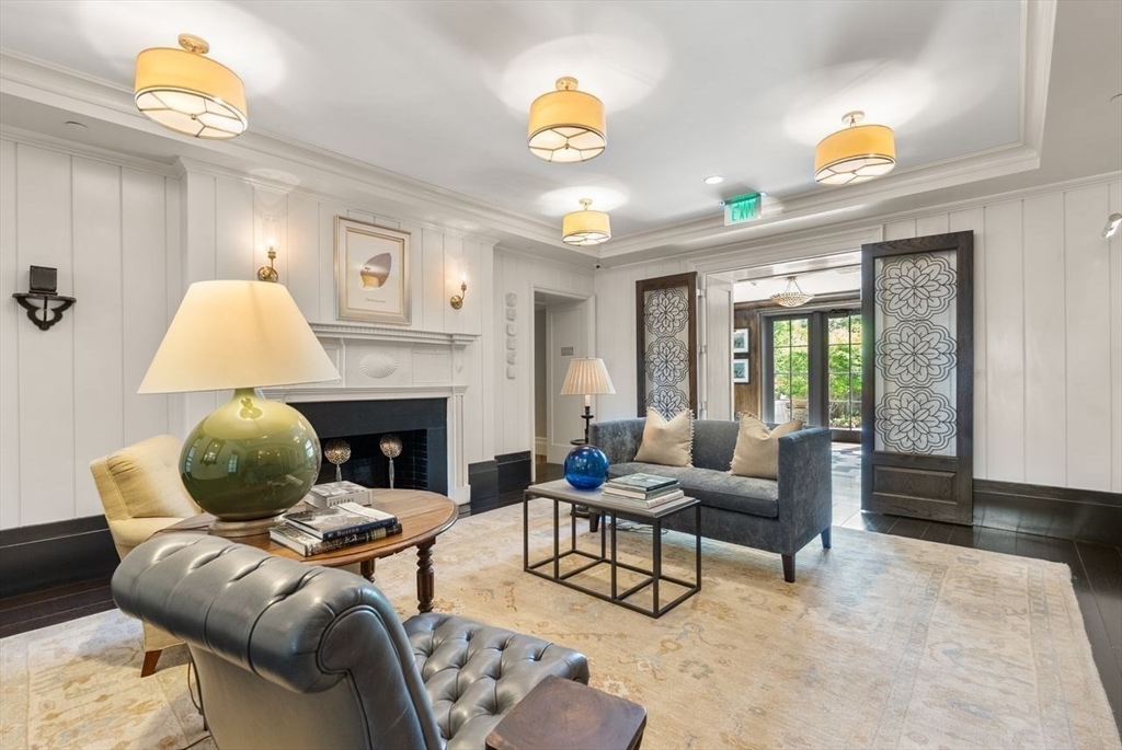 580 Washington Street # 304