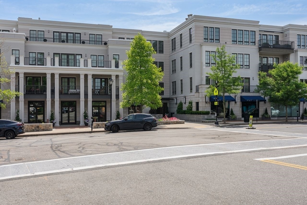 580 Washington Street # 304
