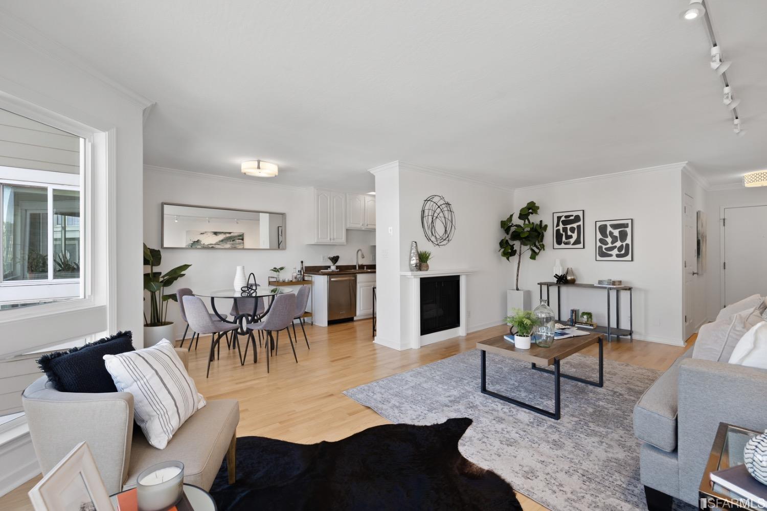 1545 Broadway Street Unit: 203