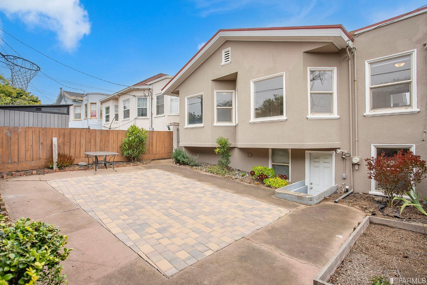 1357 Plymouth Avenue