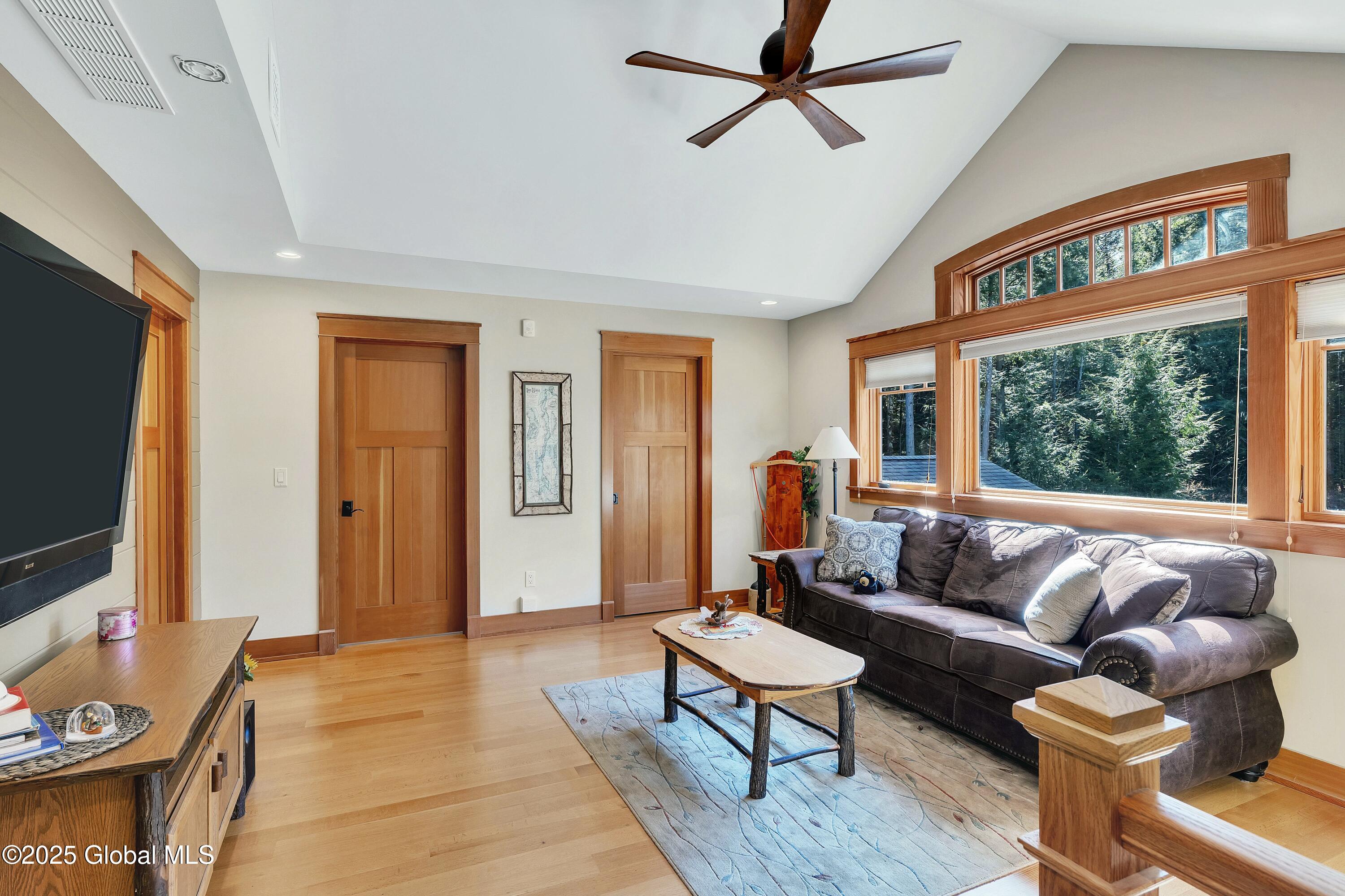 5666 Lake Shore Drive Drive