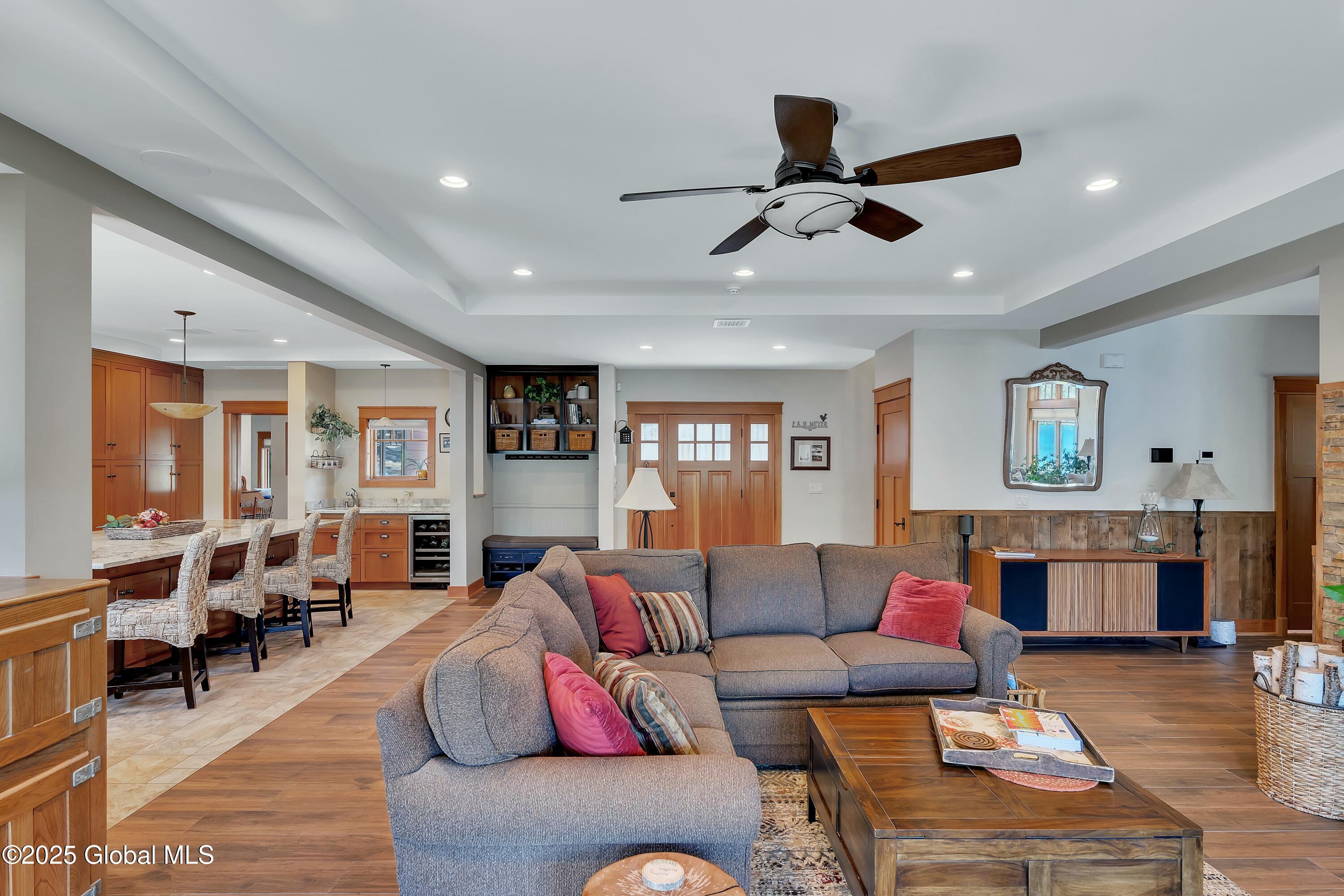 5666 Lake Shore Drive Drive