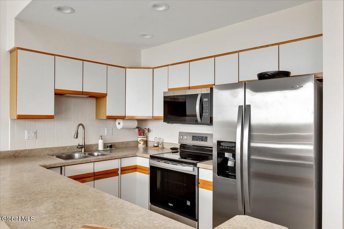 60 Top Of The World Road