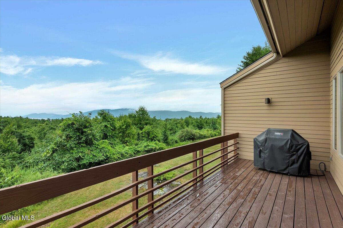 60 Top Of The World Road