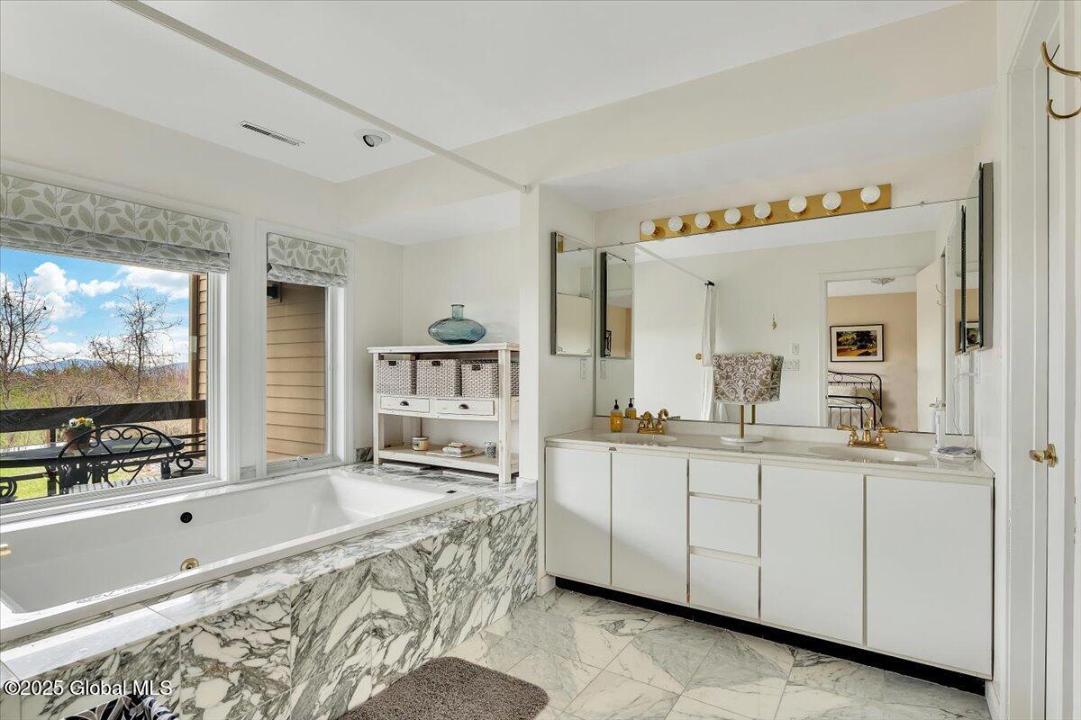 60 Top Of The World Road