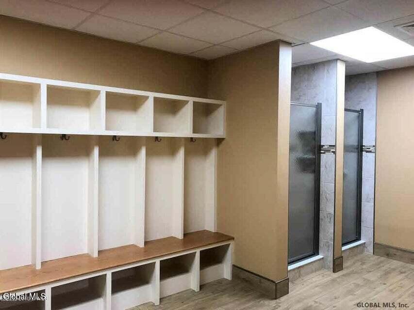 60 Top Of The World Road