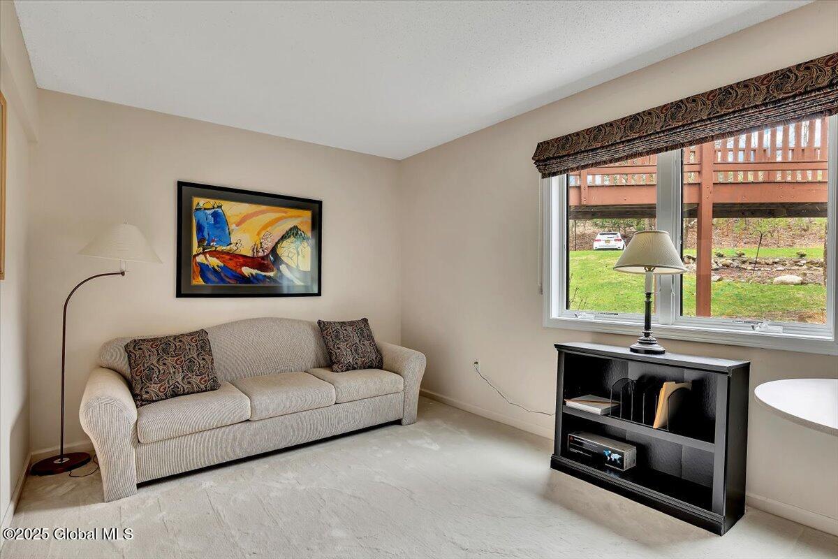 60 Top Of The World Road