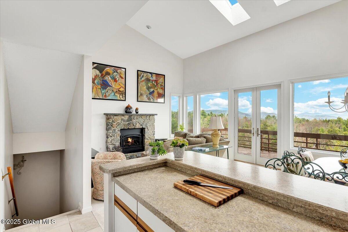 60 Top Of The World Road