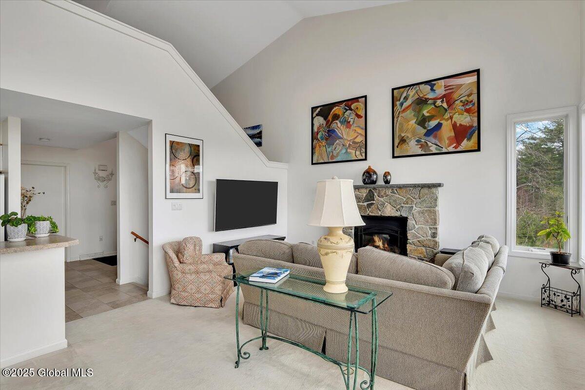 60 Top Of The World Road