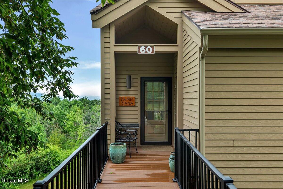 60 Top Of The World Road