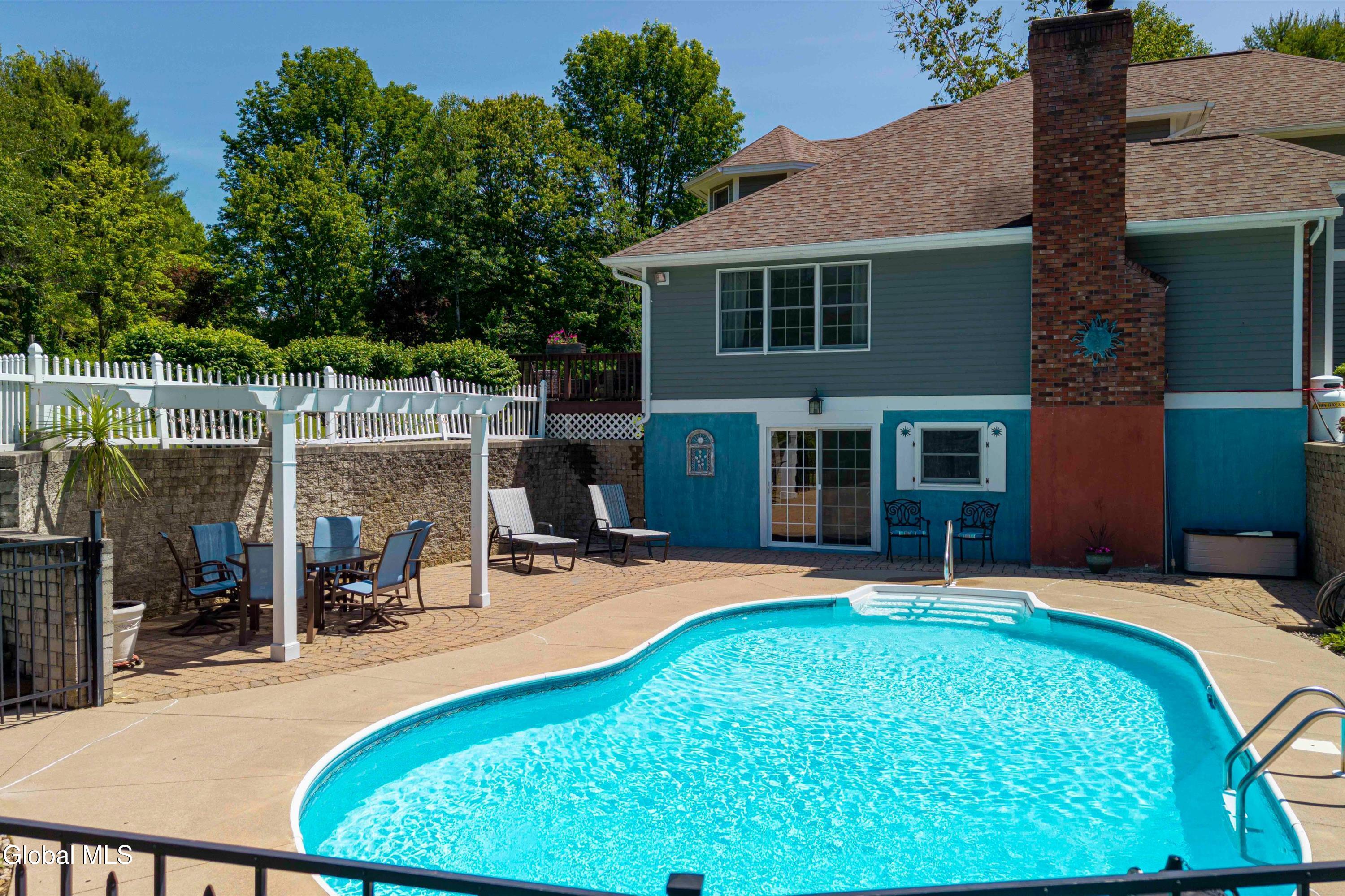 116 Boulderwood Drive