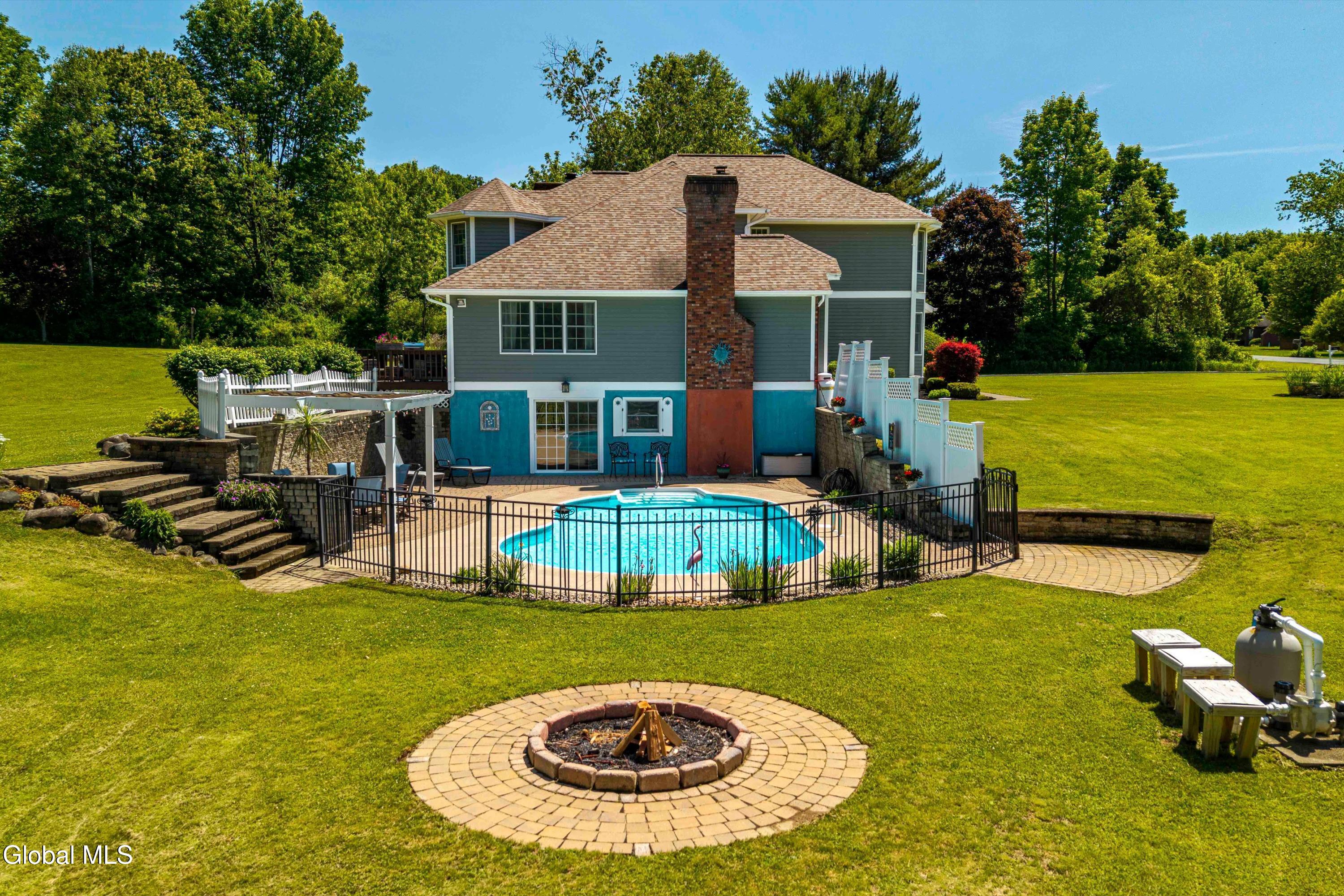 116 Boulderwood Drive