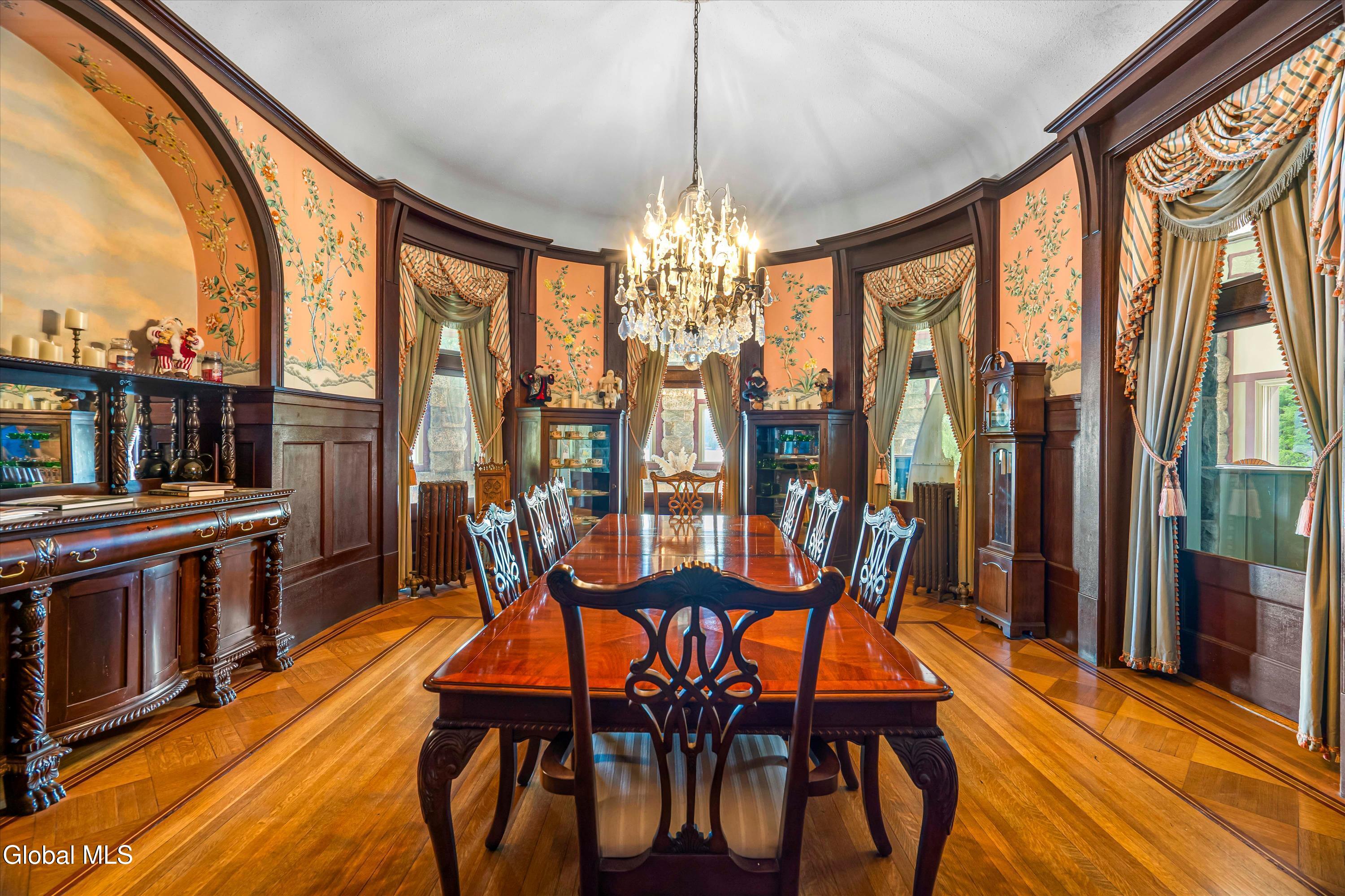 3232 Lake Shore Drive
